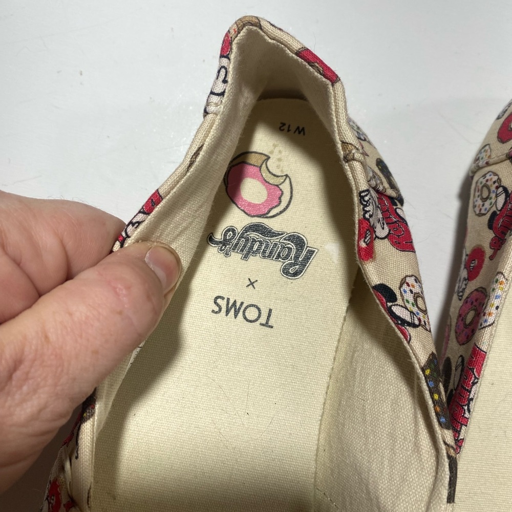 Tom’s Randy’s‎ Donuts Slip On Canvas Woman’s Shoes In The Color Natural NWT 12 - Picture 14 of 16